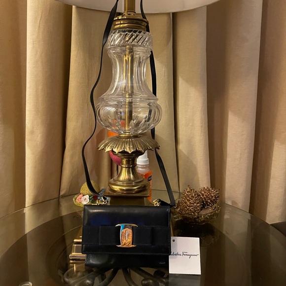 Salvatore Ferragamo please check all picture of condition - Picture 4 of 17